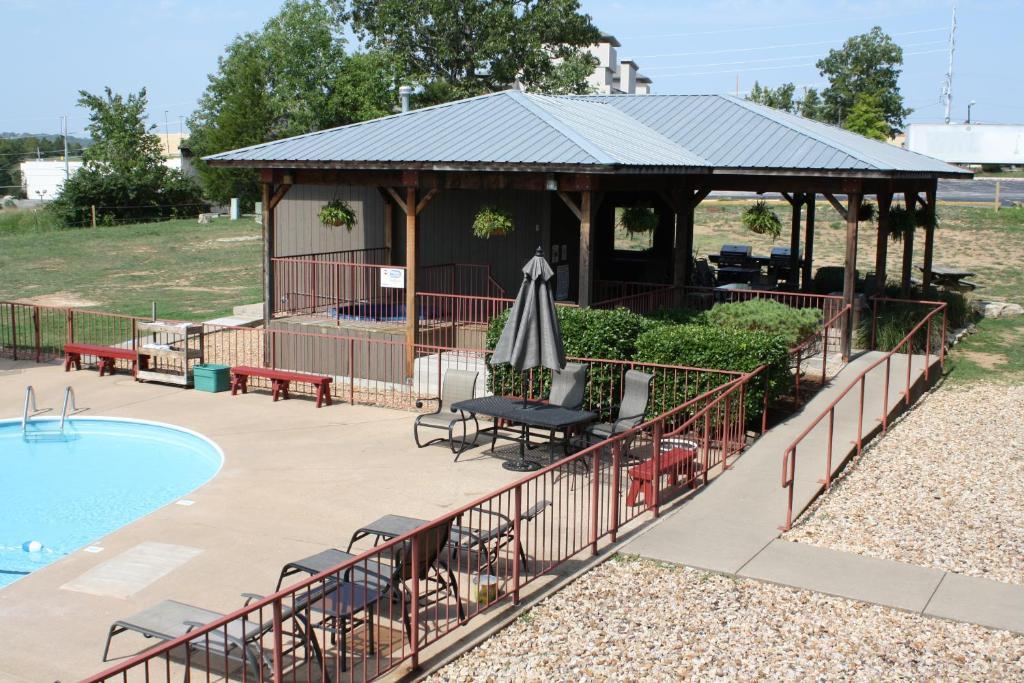 Outback Roadhouse Motel & Suites Branson Eksteriør billede