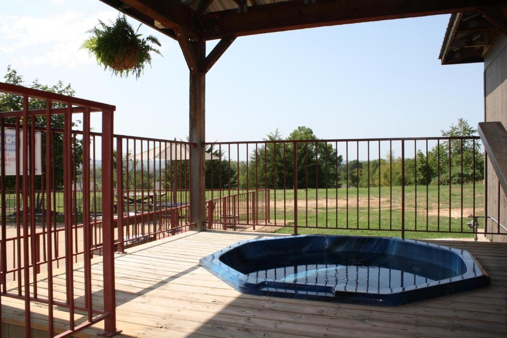 Outback Roadhouse Motel & Suites Branson Eksteriør billede