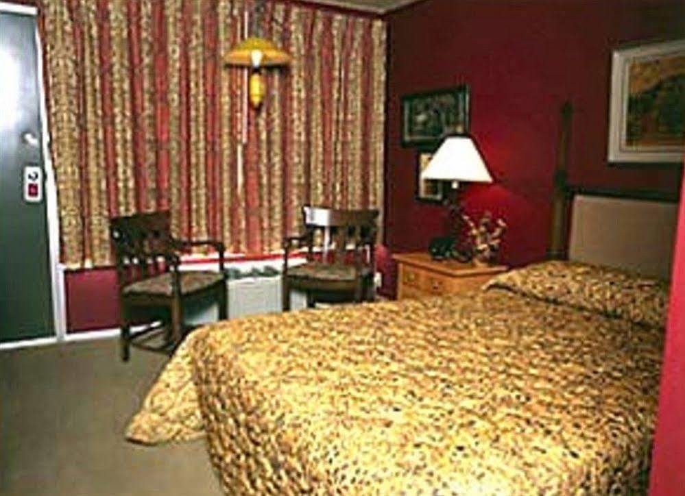 Outback Roadhouse Motel & Suites Branson Eksteriør billede